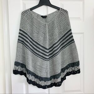 𝅺VERTIGO Gray Crocheted Poncho Size Medium NEW